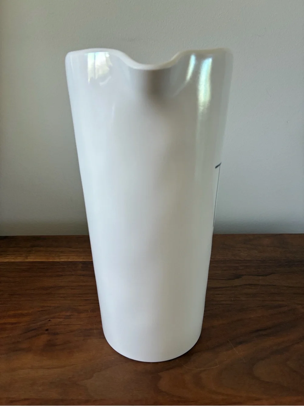 Rae Dunn TEA Melamine Pitcher White Farmhouse Cottage